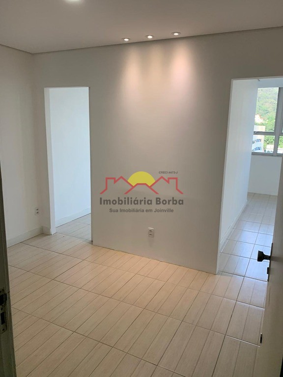 Sala comercial para alugar  no Centro - Joinville, SC. Imveis