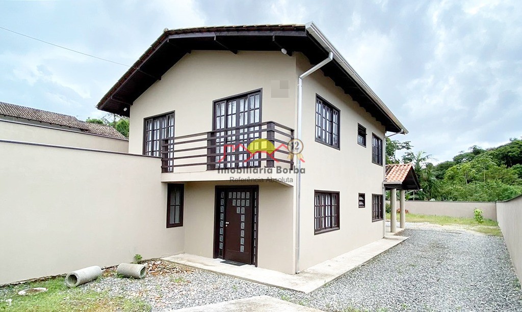 Casa  venda  no Petrpolis - Joinville, SC. Imveis