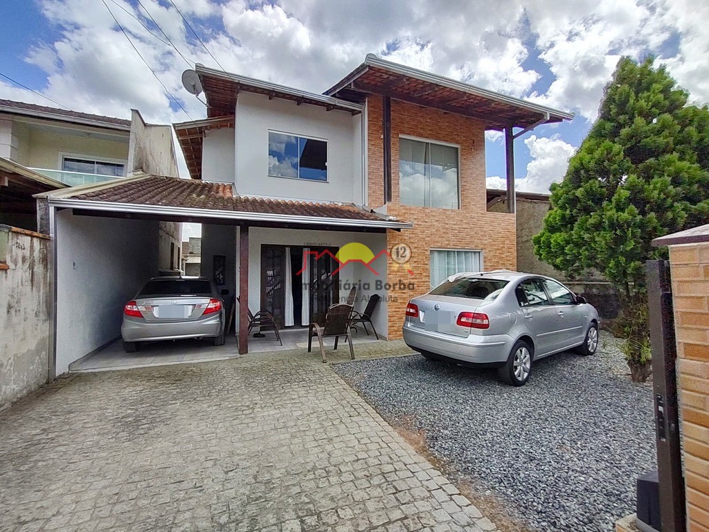 Casa  venda  no Nova Braslia - Joinville, SC. Imveis