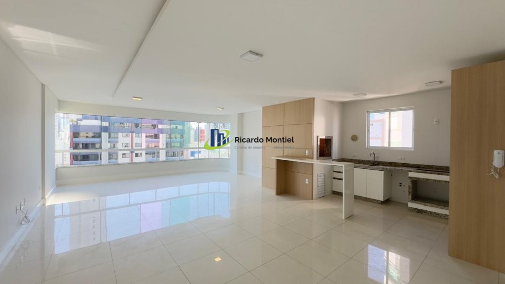 Apartamento  venda  no Centro - Balnerio Cambori, SC. Imveis