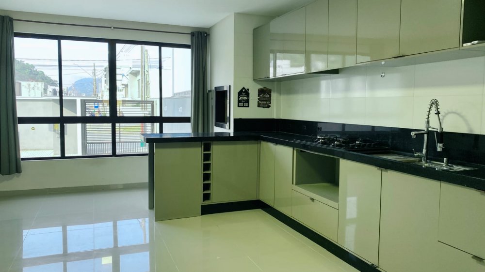 Apartamento para alugar  no So Francisco de Assis - Cambori, SC. Imveis