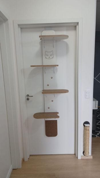 Torre de porta para gatos. Para sua casa